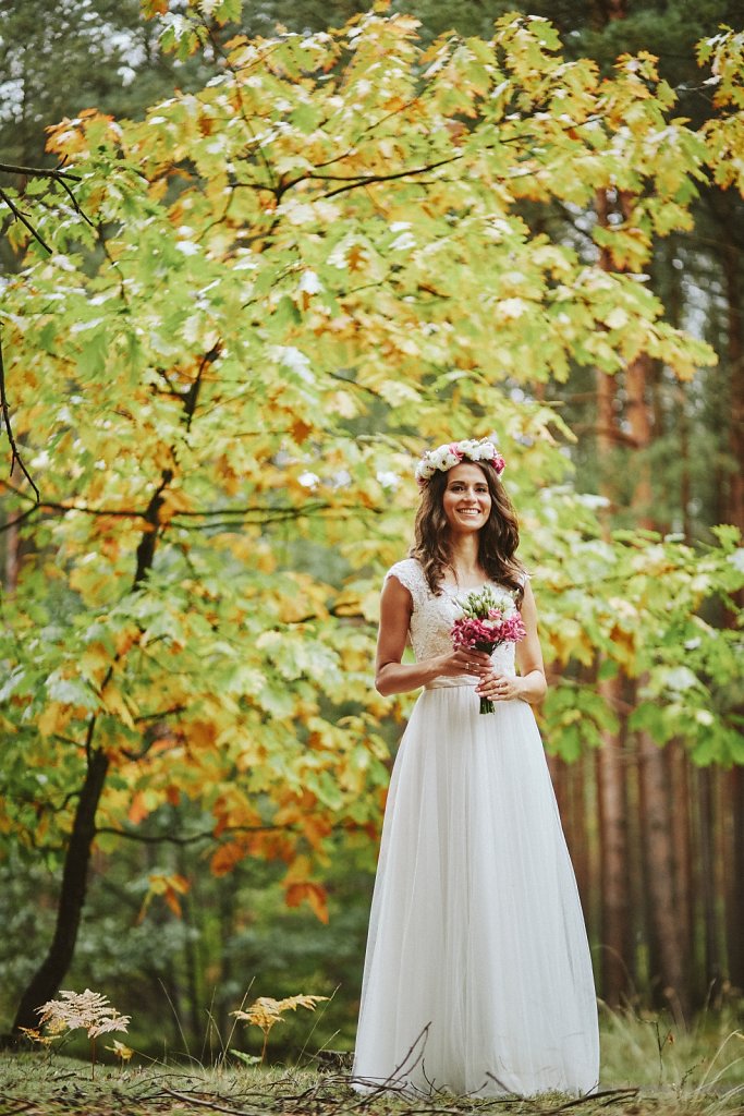 Sesja ślubna - Plener ślubny w jesienny lesie	